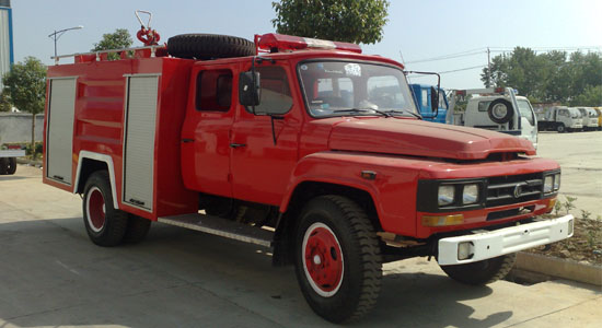 東風(fēng)尖頭140消防車(chē)
